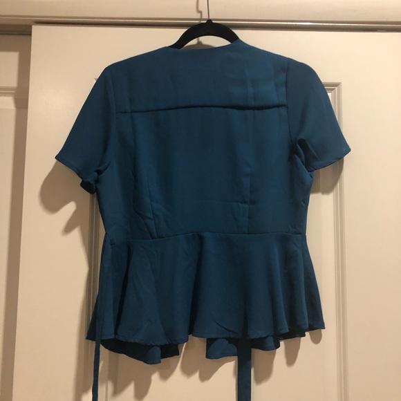 Gorgeous blue blouse! - Picture 2 of 5